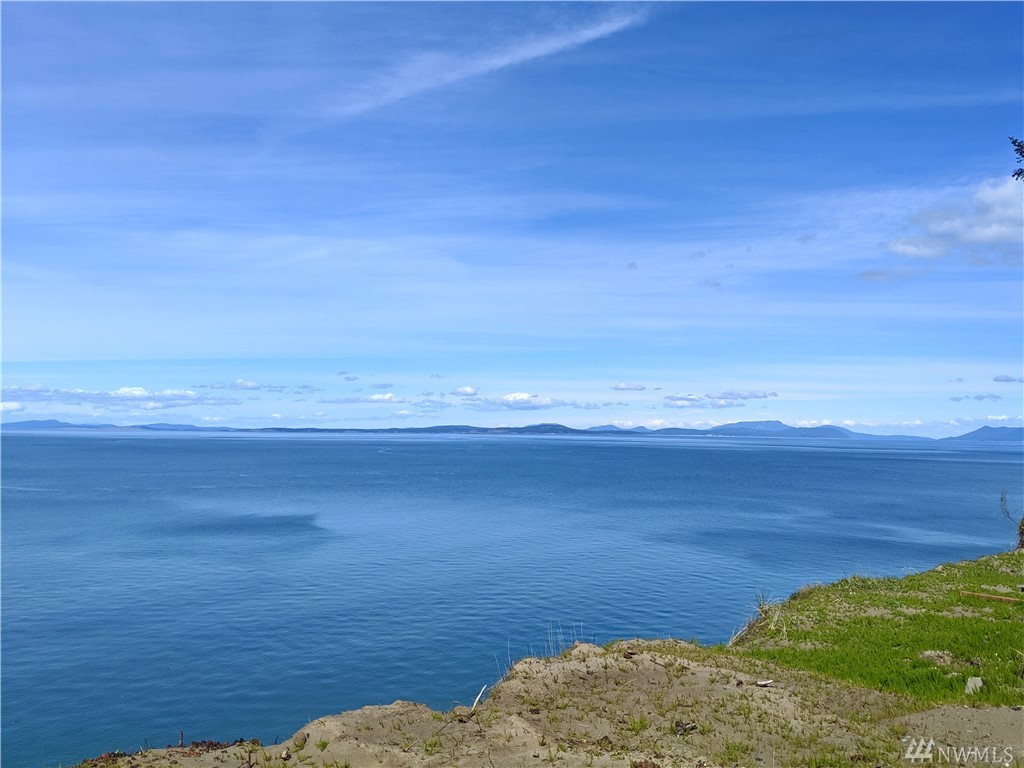 2285 West Beach Road, Unit D Oak Harbor, WA 98277 - Photo 1 of 25 Gallery Image 1