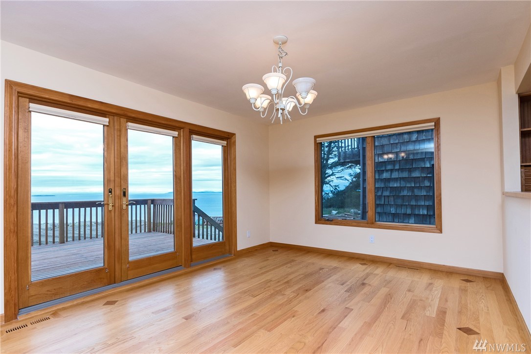 2285 West Beach Road, Unit D Oak Harbor, WA 98277 - Photo 12 of 25 Gallery Image 12