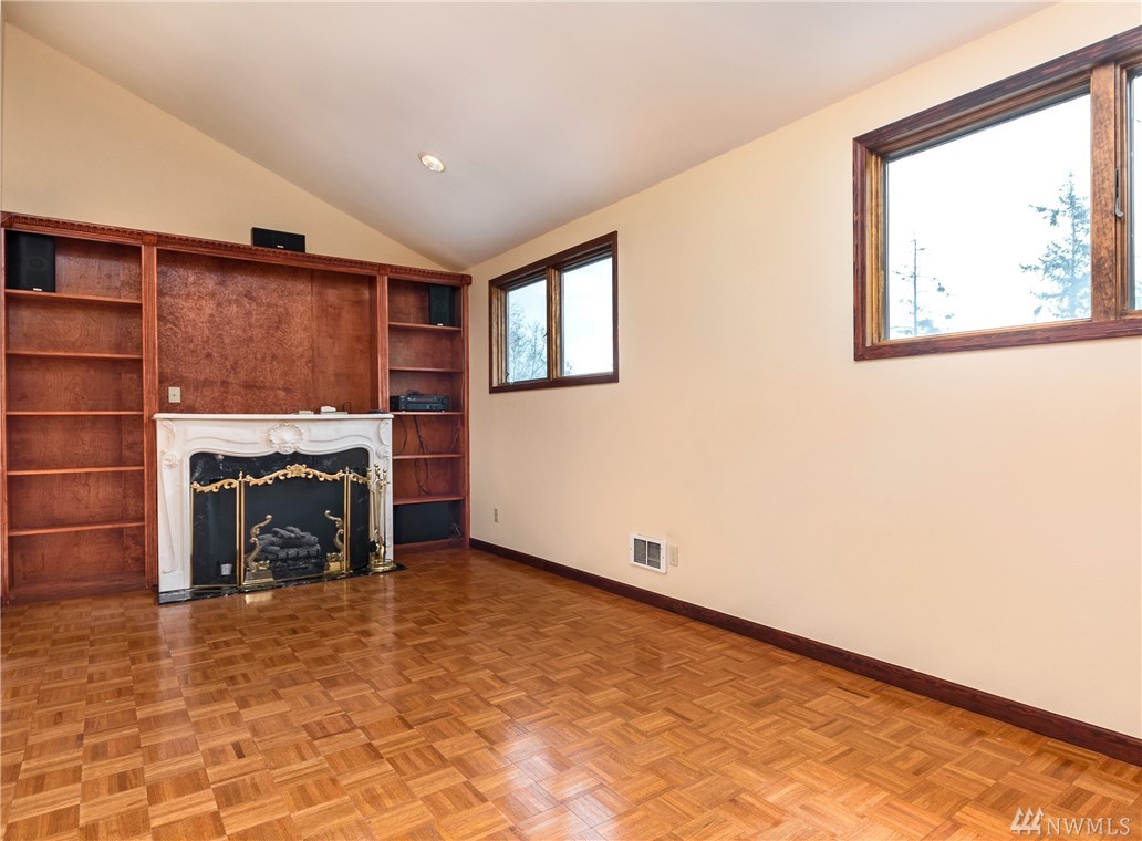 2285 West Beach Road, Unit D Oak Harbor, WA 98277 - Photo 15 of 25 Gallery Image 15