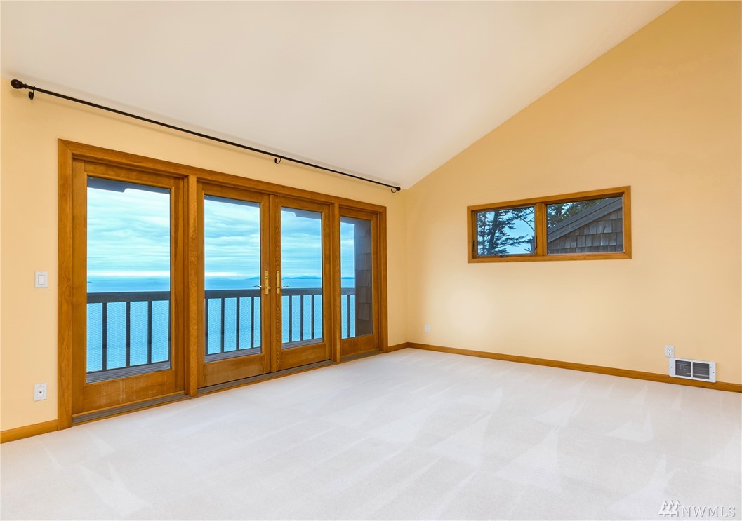2285 West Beach Road, Unit D Oak Harbor, WA 98277 - Photo 17 of 25 Gallery Image 17