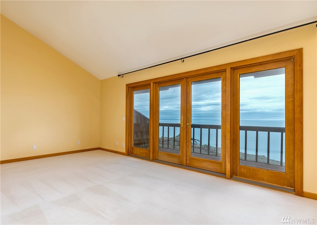2285 West Beach Road, Unit D Oak Harbor, WA 98277 - Photo 18 of 25 Gallery Image 18