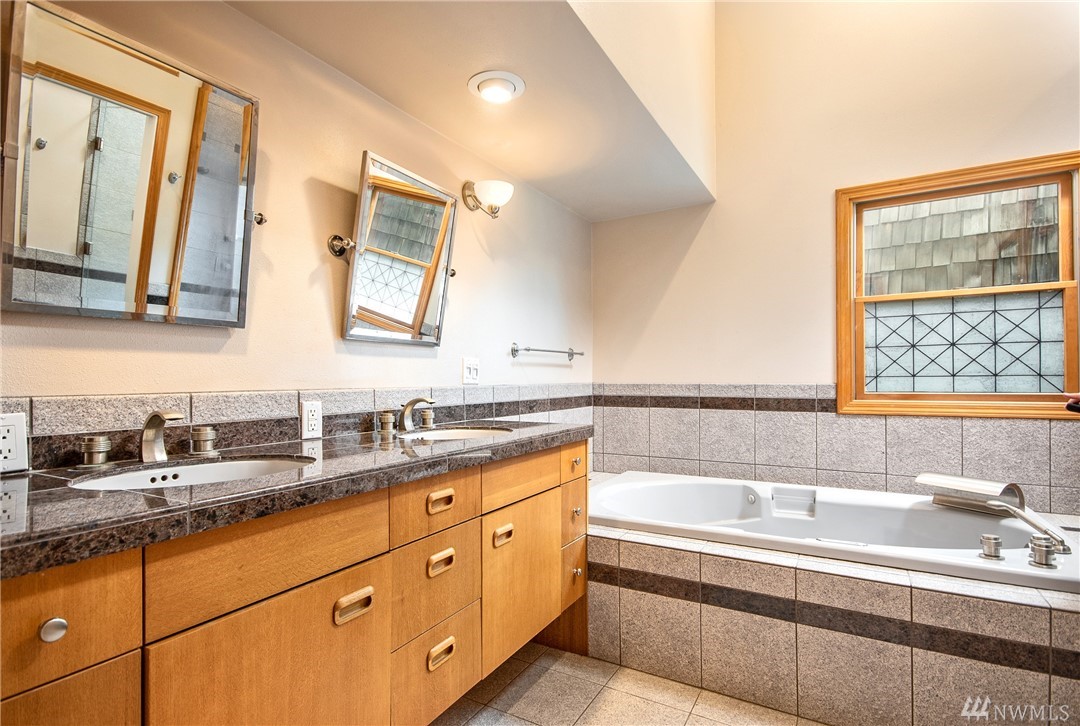 2285 West Beach Road, Unit D Oak Harbor, WA 98277 - Photo 20 of 25 Gallery Image 20