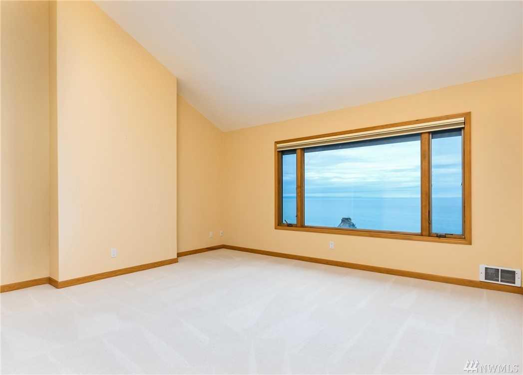 2285 West Beach Road, Unit D Oak Harbor, WA 98277 - Photo 23 of 25 Gallery Image 23