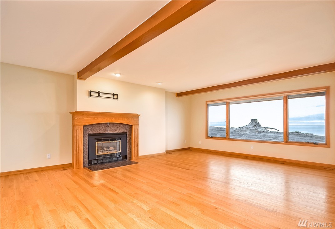 2285 West Beach Road, Unit D Oak Harbor, WA 98277 - Photo 5 of 25 Gallery Image 5