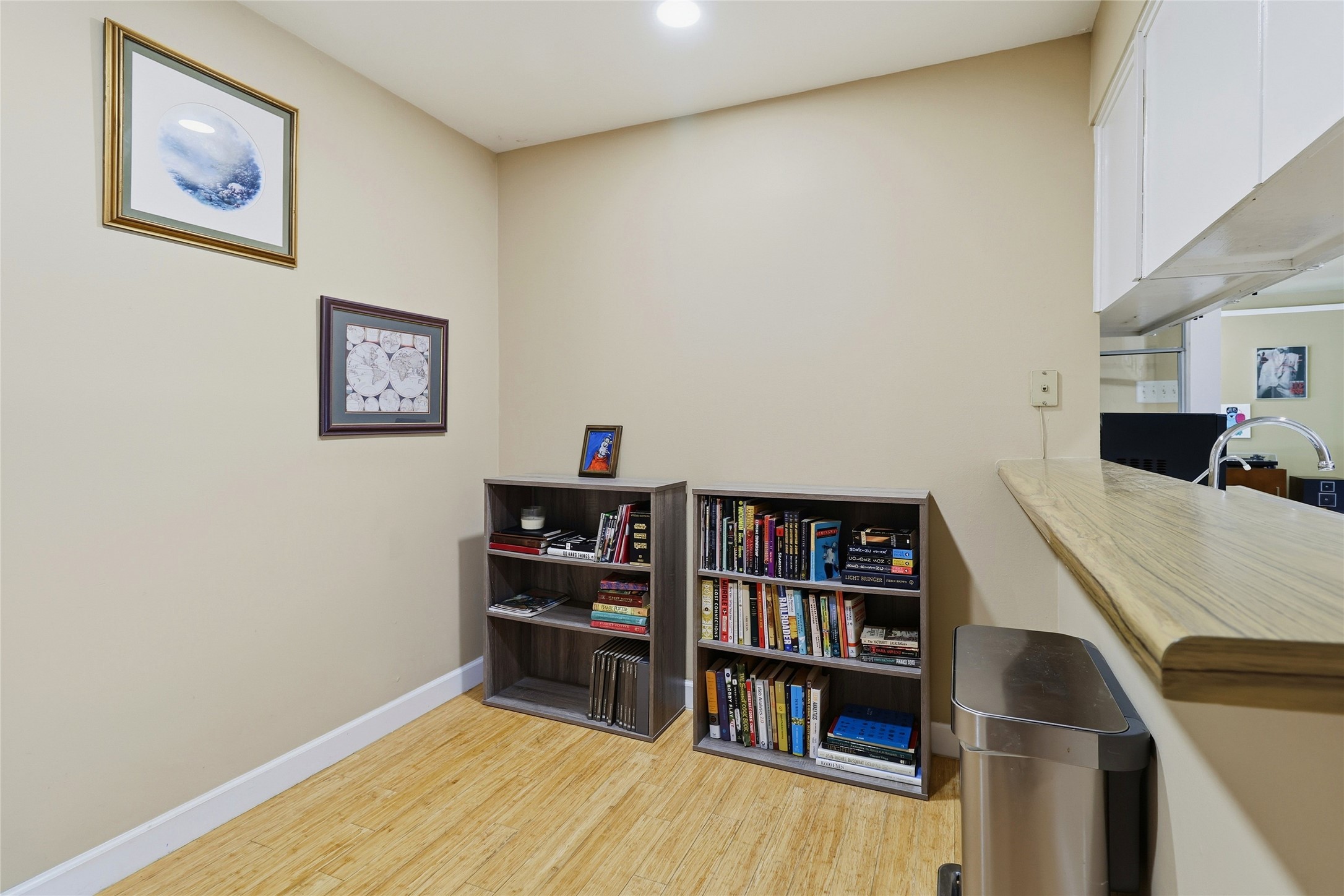 505 Lightsey Road Austin, TX 78704 - Photo 24 of 36 Office area featuring light wood-style flooring and recessed lighting