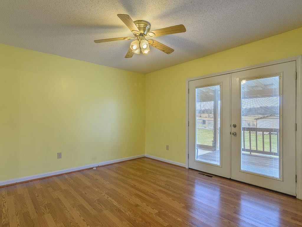 108 Good Road Fall Branch, TN 37656 - Photo 5 of 26 Dining roomfan lights