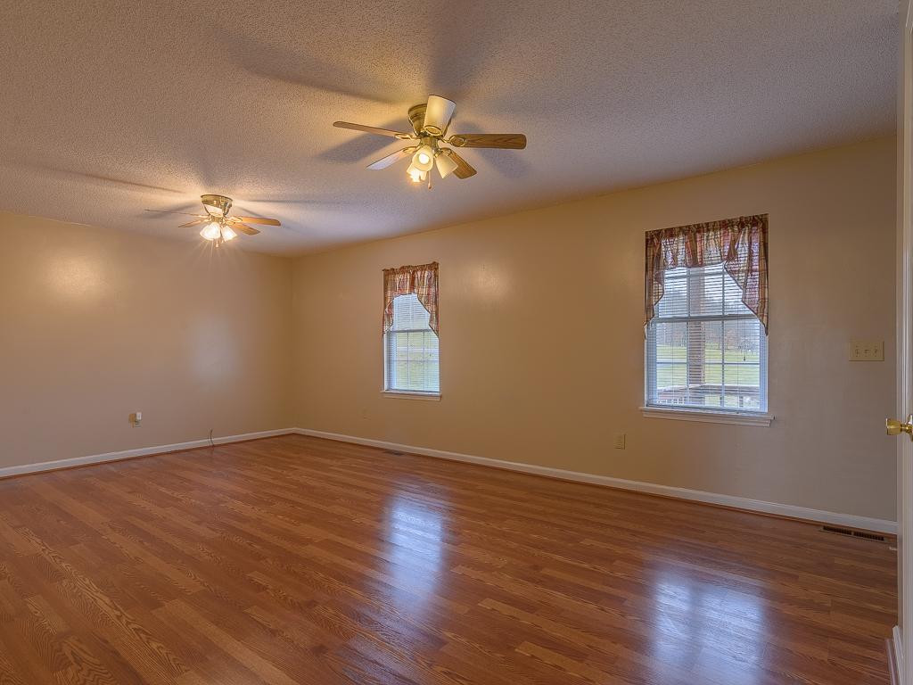 108 Good Road Fall Branch, TN 37656 - Photo 7 of 26 Living room