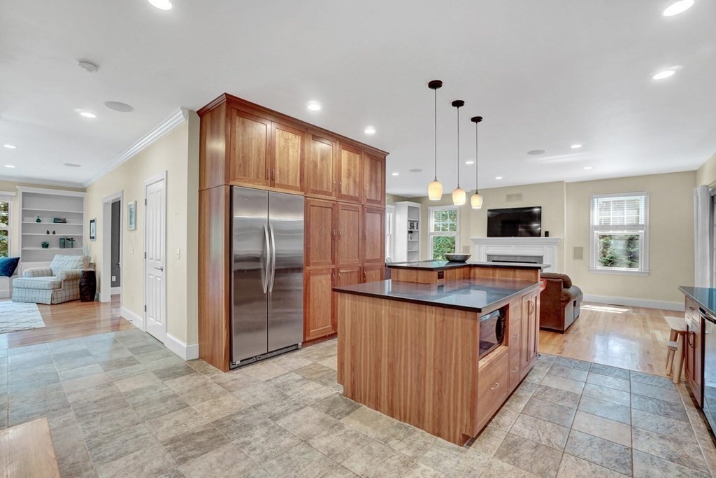101 Columbine Road Milton, MA 02186 - Photo 9 of 24 Gallery Image 9