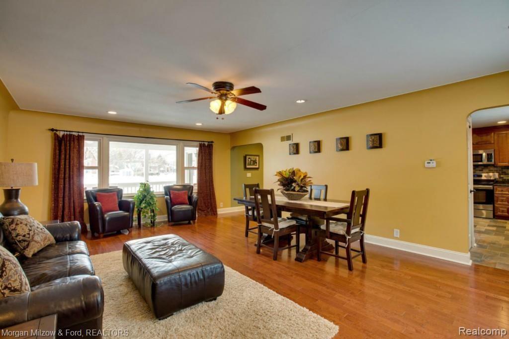 34 North Holcomb Road Clarkston, MI 48346 - Photo 2 of 14