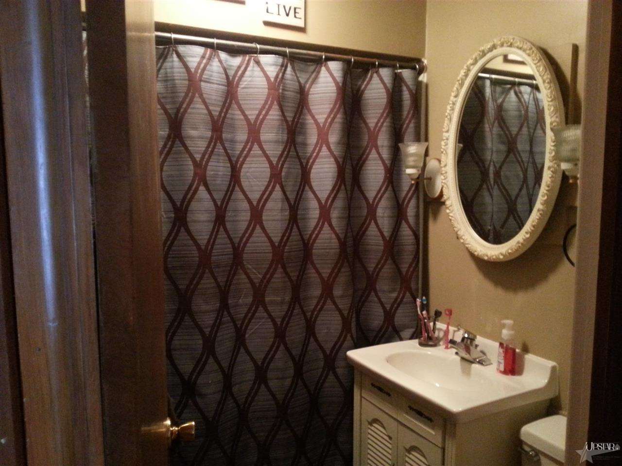 1110 West Marshall Street Decatur, IN 46733 - Photo 12 of 18