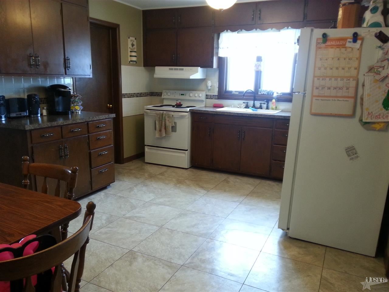 1110 West Marshall Street Decatur, IN 46733 - Photo 7 of 18