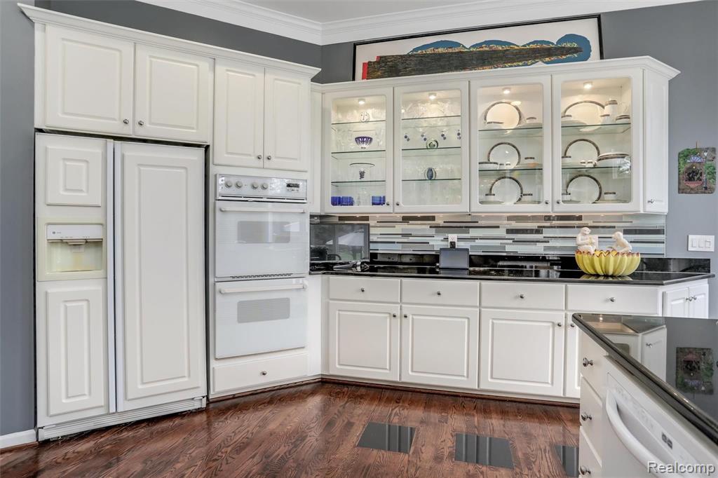 2098 Mapleridge Road Rochester Hills, MI 48309 - Photo 9 of 40