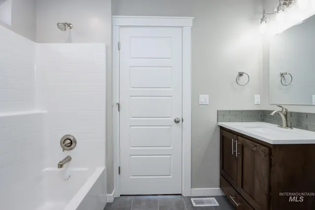 824 North 5th Street, Nyssa, OR 97913