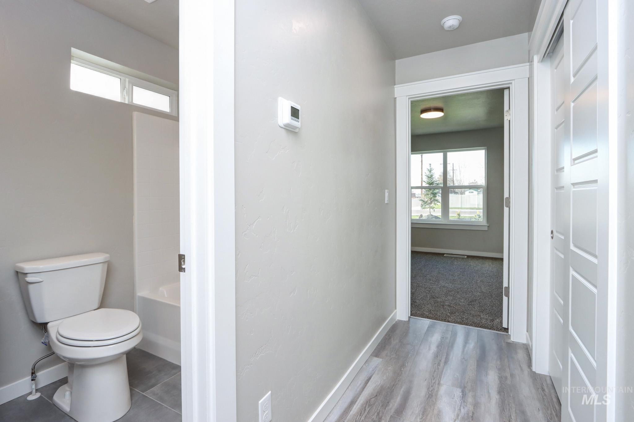 824 North 5th Street Nyssa, OR 97913 - Photo 18 of 23 Full bathroom with plenty of natural light