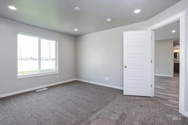 824 North 5th Street, Nyssa, OR 97913