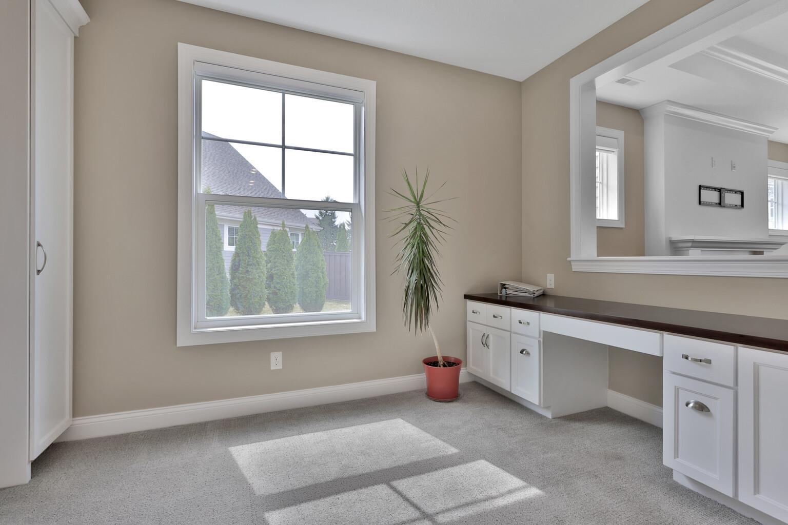 5042 Dale Ridge Road Woodbury, MN 55129 - Photo 12 of 45 Gallery Image 12