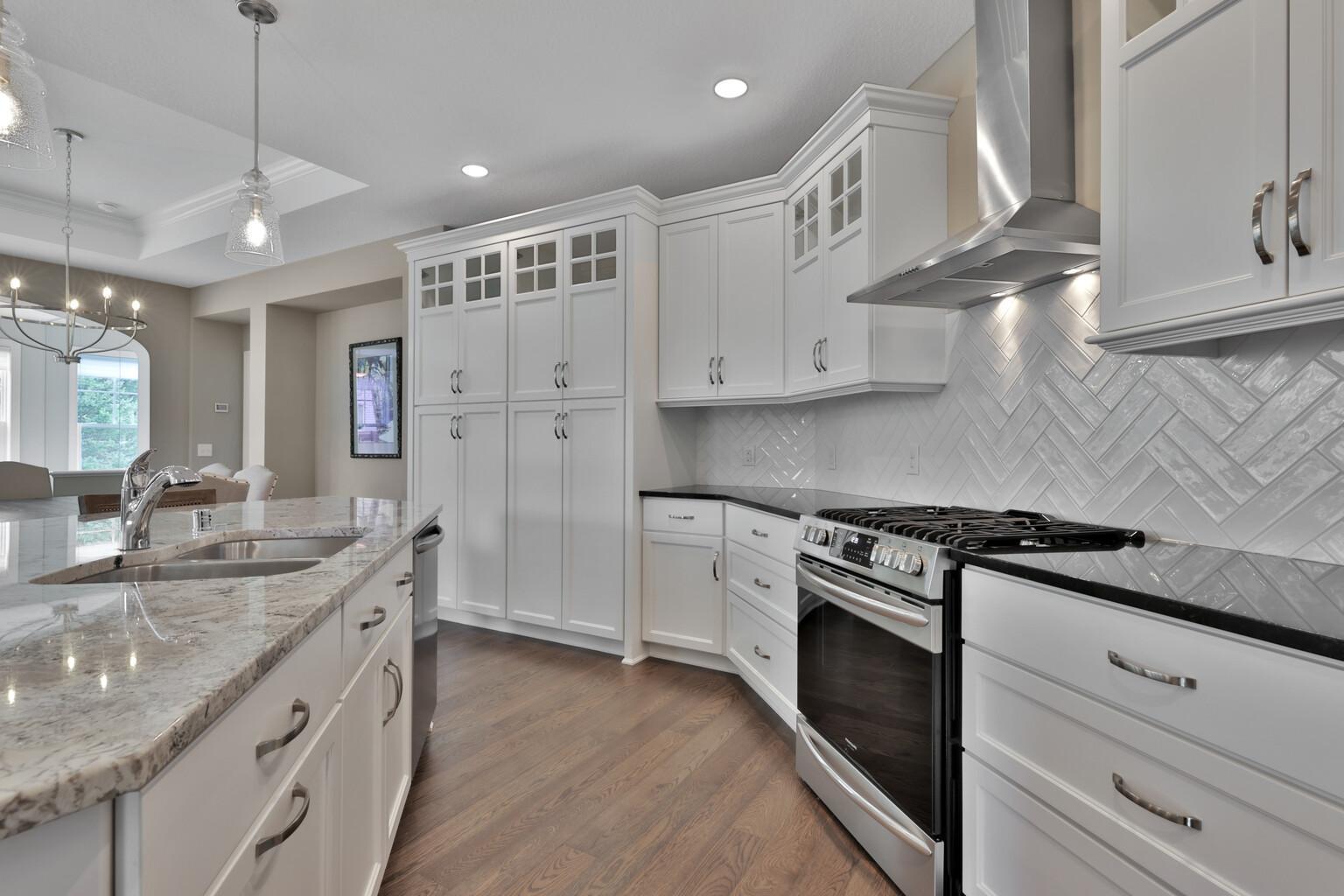 5042 Dale Ridge Road Woodbury, MN 55129 - Photo 14 of 45 Gallery Image 14