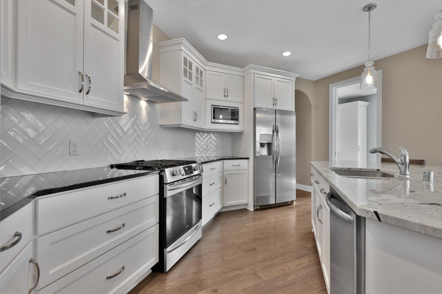 5042 Dale Ridge Road Woodbury, MN 55129 - Photo 19 of 45 Gallery Image 19
