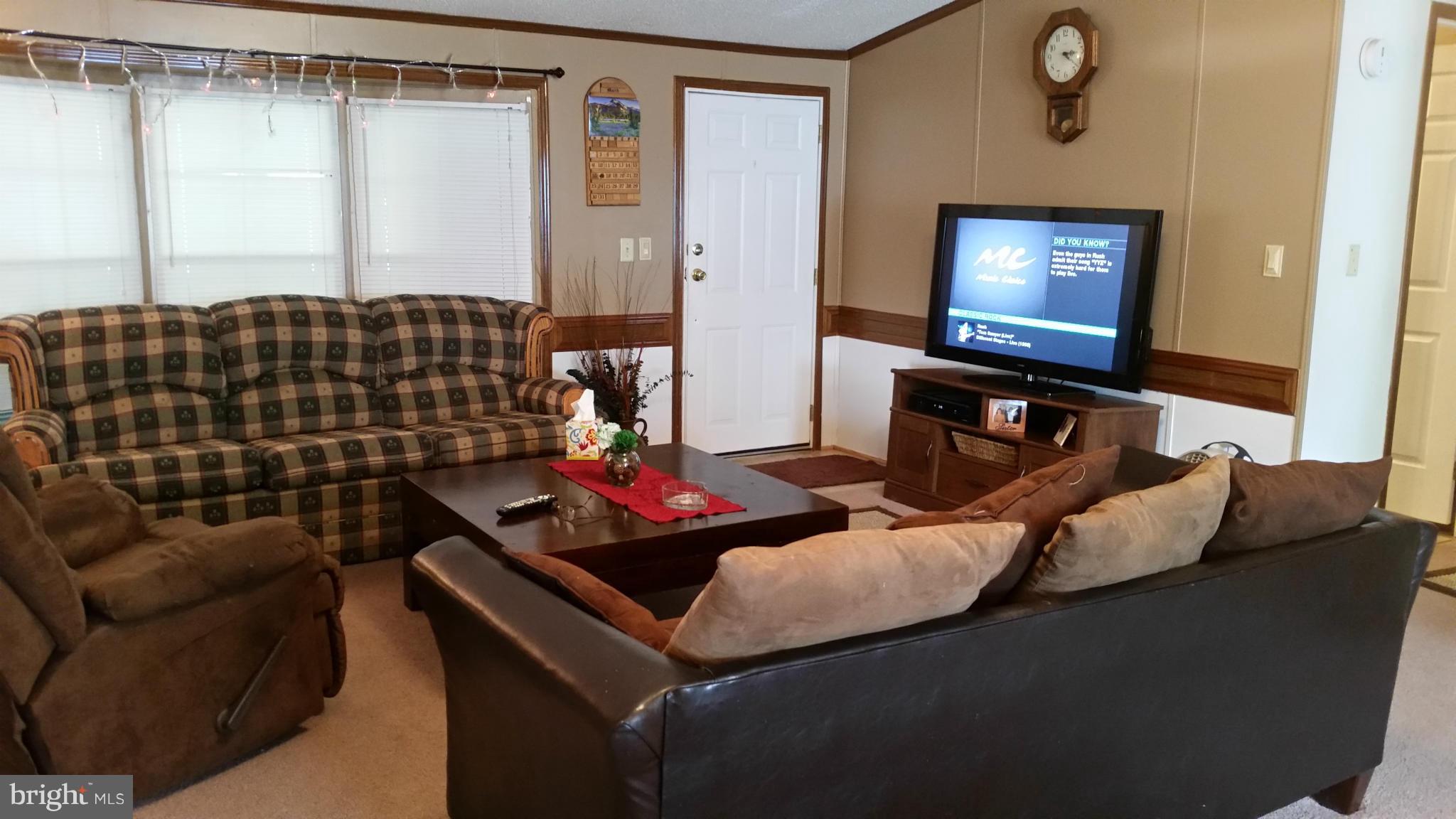 7810 Clark Road, Unit C24 Jessup, MD 20794 - Photo 10 of 28 Living Room