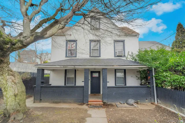 $700,000 | 10 Everett Street, New Rochelle, NY 10801