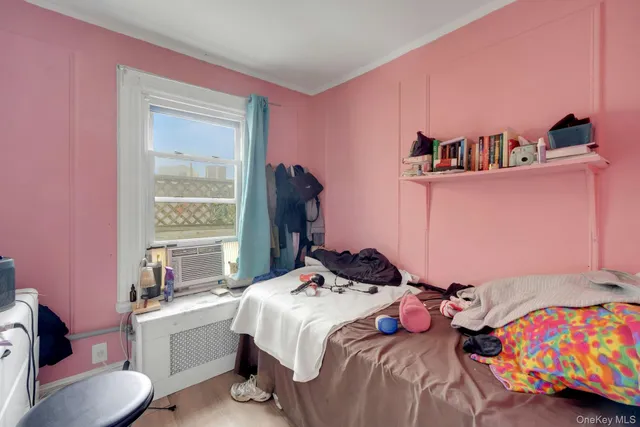 $700,000 | 10 Everett Street, New Rochelle, NY 10801