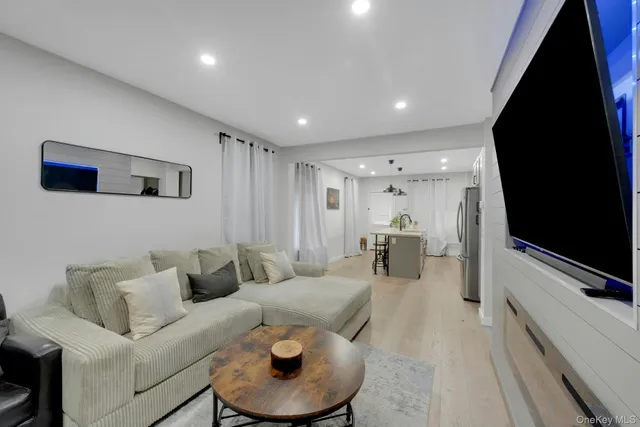 $700,000 | 10 Everett Street, New Rochelle, NY 10801