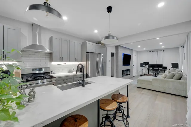 $700,000 | 10 Everett Street, New Rochelle, NY 10801