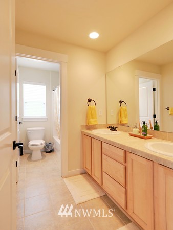 5015 Northeast 25th Street Renton, WA 98059 - Photo 17 of 18 Gallery Image 17