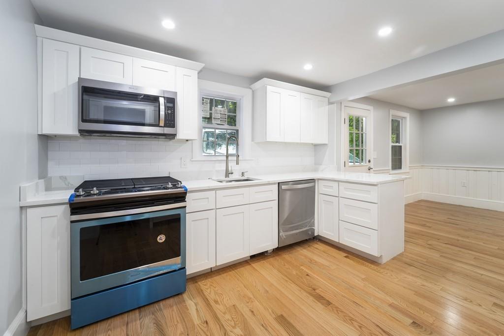 4 Nottingham Way Walpole, MA 02071 - Photo 2 of 13 Gallery Image 2