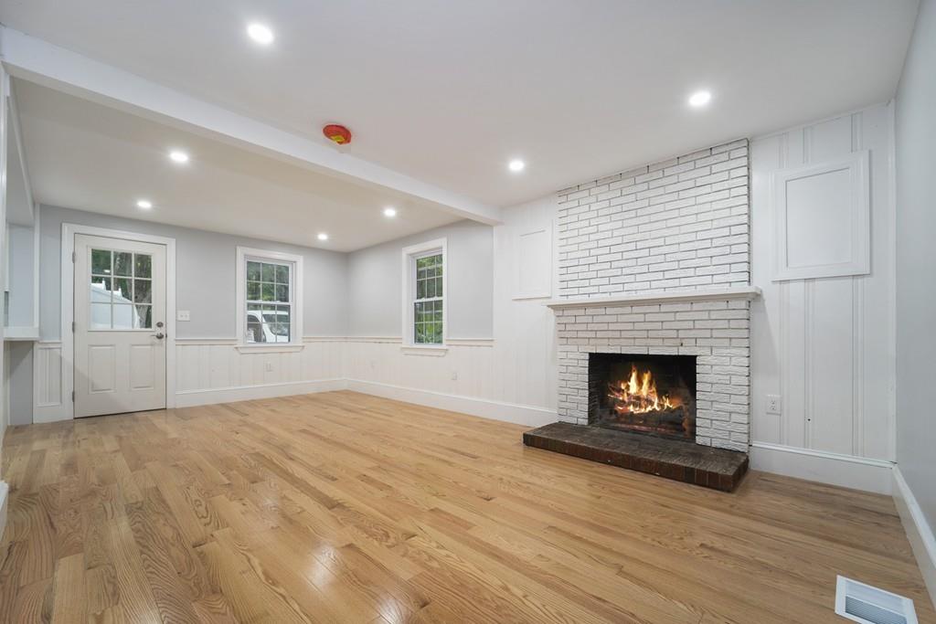 4 Nottingham Way Walpole, MA 02071 - Photo 3 of 13 Gallery Image 3