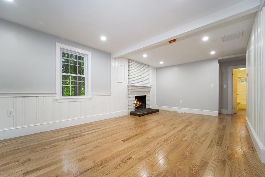 4 Nottingham Way Walpole, MA 02071 - Photo 5 of 13 Gallery Image 5
