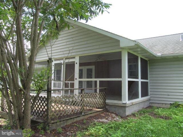 9480 Quail Run Road Denton, MD 21629 - Photo 3 of 14 Exterior (Rear)