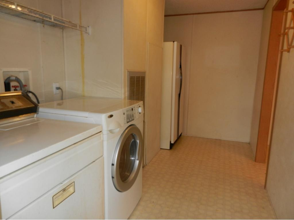 438 Kinchloe Mill Road Jonesborough, TN 37659 - Photo 21 of 29 Laundry Room Mud Room