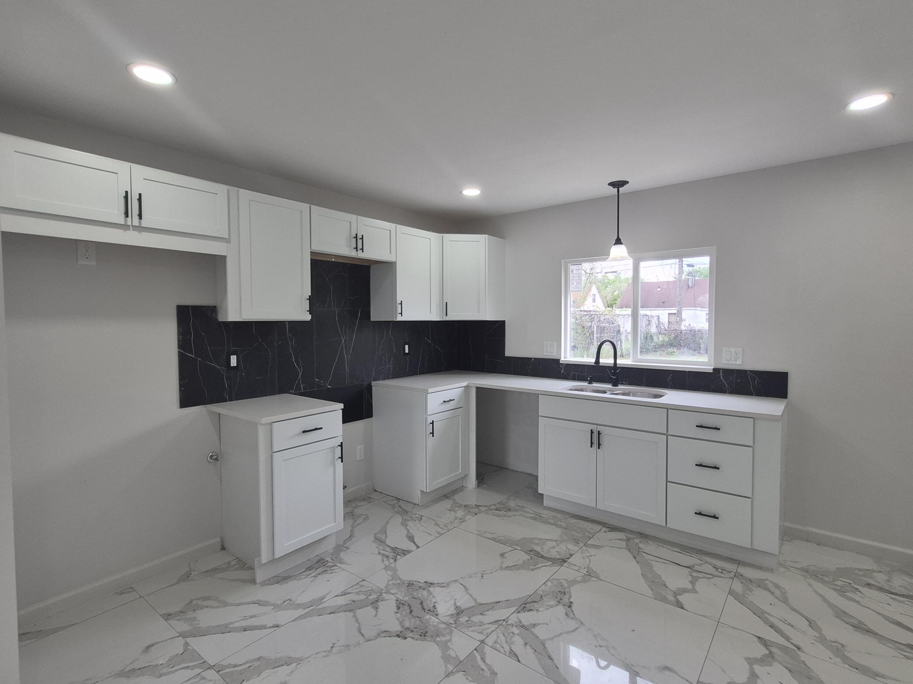 2340 Wilson Street Gary, IN 46404 - Photo 5 of 18 3000x2250