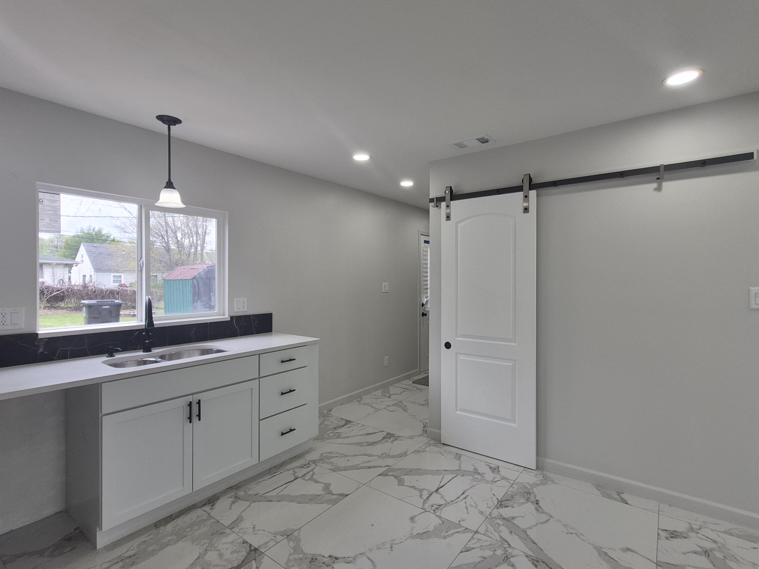 2340 Wilson Street Gary, IN 46404 - Photo 7 of 18 3000x2250