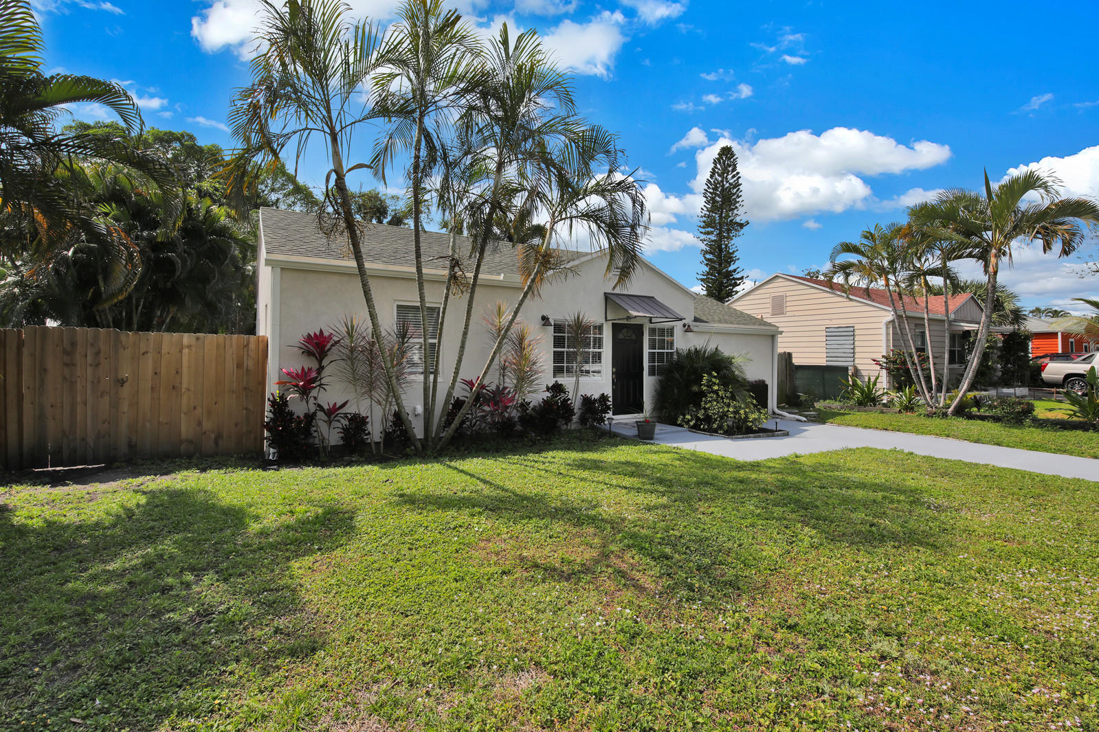 830 Hampton Road West Palm Beach, FL 33405 - Photo 2 of 27 02_Image_2_mls