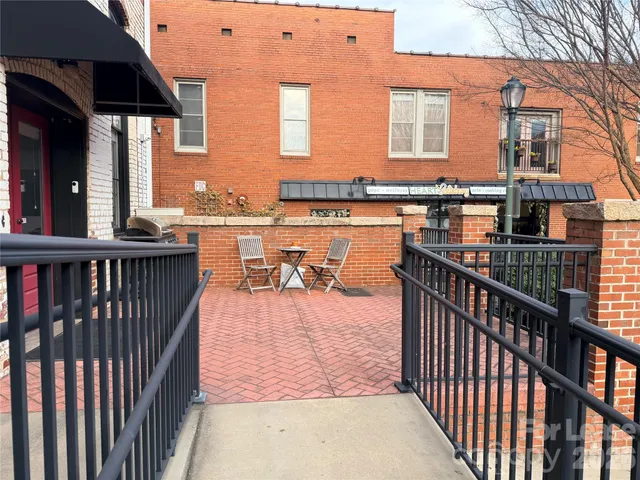 $2,400 | 113 North Main Street, Unit F, Salisbury, NC 28144