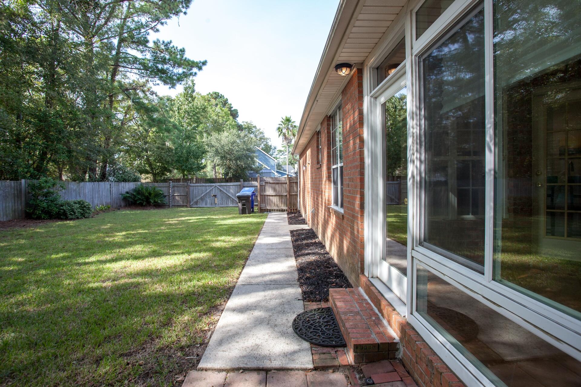 1587 Wakendaw Road Mount Pleasant, SC 29464 - Photo 7 of 35 1587Wakendaw-18