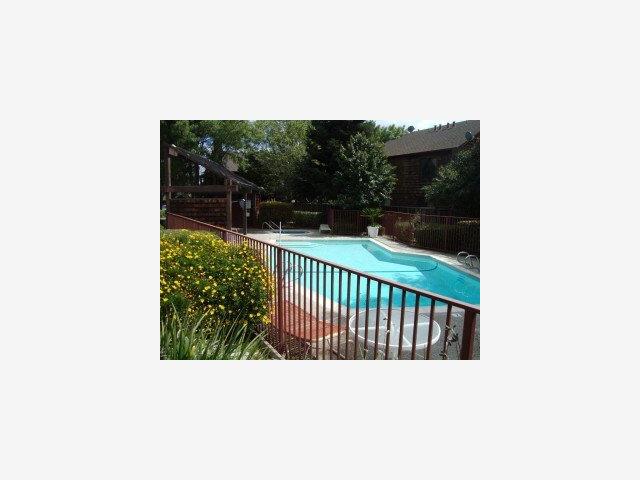 1555 Hecker Pass Road, Unit E102 Gilroy, CA 95020 - Photo 2 of 9 Gallery Image 2