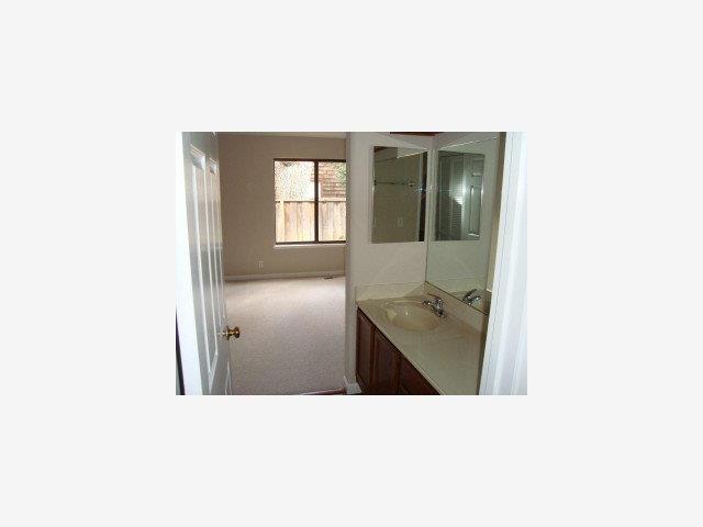 1555 Hecker Pass Road, Unit E102 Gilroy, CA 95020 - Photo 8 of 9 Gallery Image 8