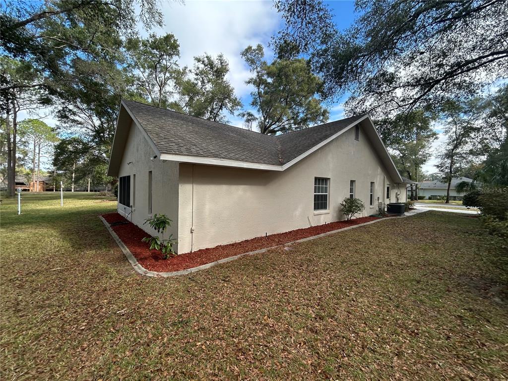 8448 Southwest 196th Avenue Road Dunnellon, FL 34432 - Photo 4 of 32