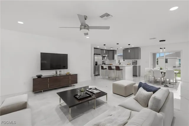 $1,950 | 2505 39th Street Southwest, Lehigh Acres, FL 33976