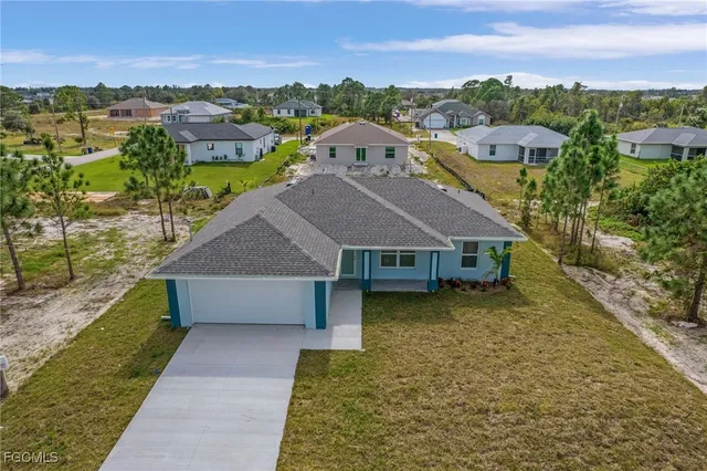 $1,950 | 2505 39th Street Southwest, Lehigh Acres, FL 33976