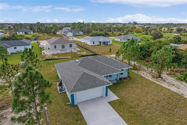 $1,950 | 2505 39th Street Southwest, Lehigh Acres, FL 33976