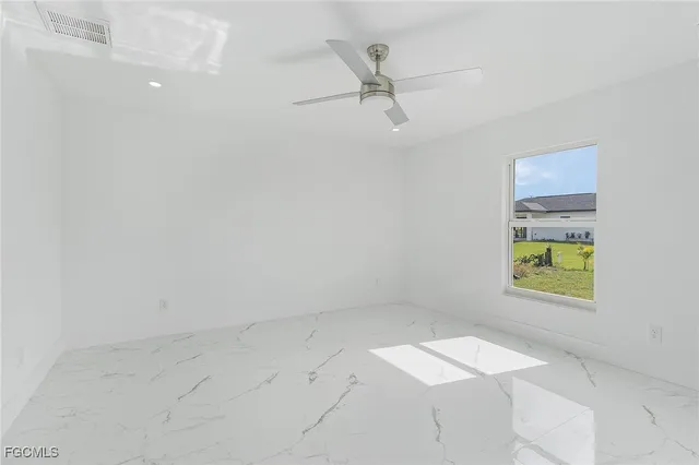 $1,950 | 2505 39th Street Southwest, Lehigh Acres, FL 33976