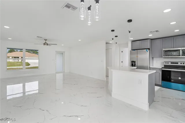 $1,950 | 2505 39th Street Southwest, Lehigh Acres, FL 33976