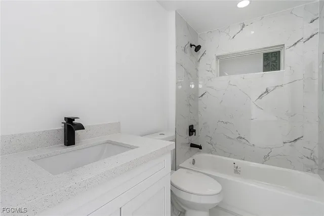 $1,950 | 2505 39th Street Southwest, Lehigh Acres, FL 33976