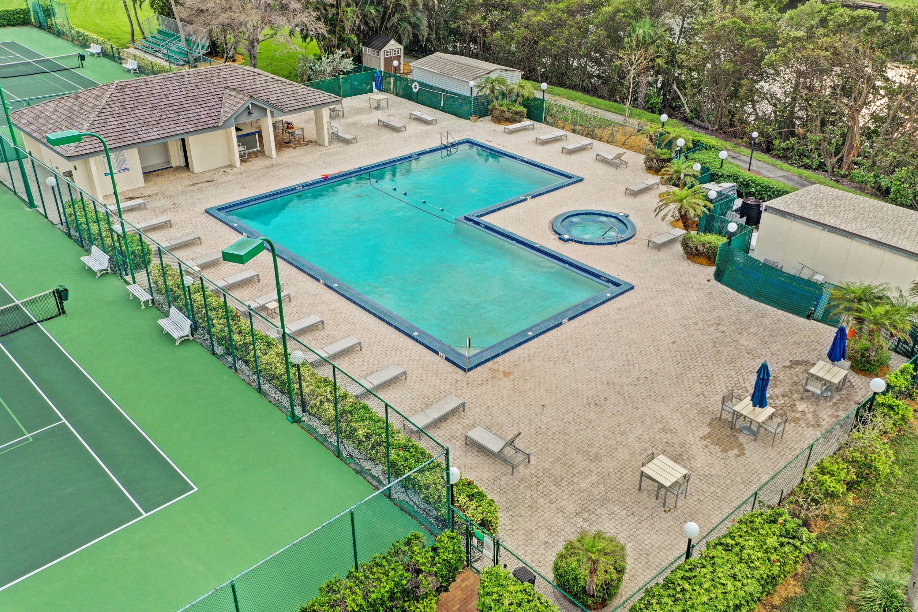 400 Ocean Trail Way, Unit 610 Jupiter, FL 33477 - Photo 28 of 32 Pool