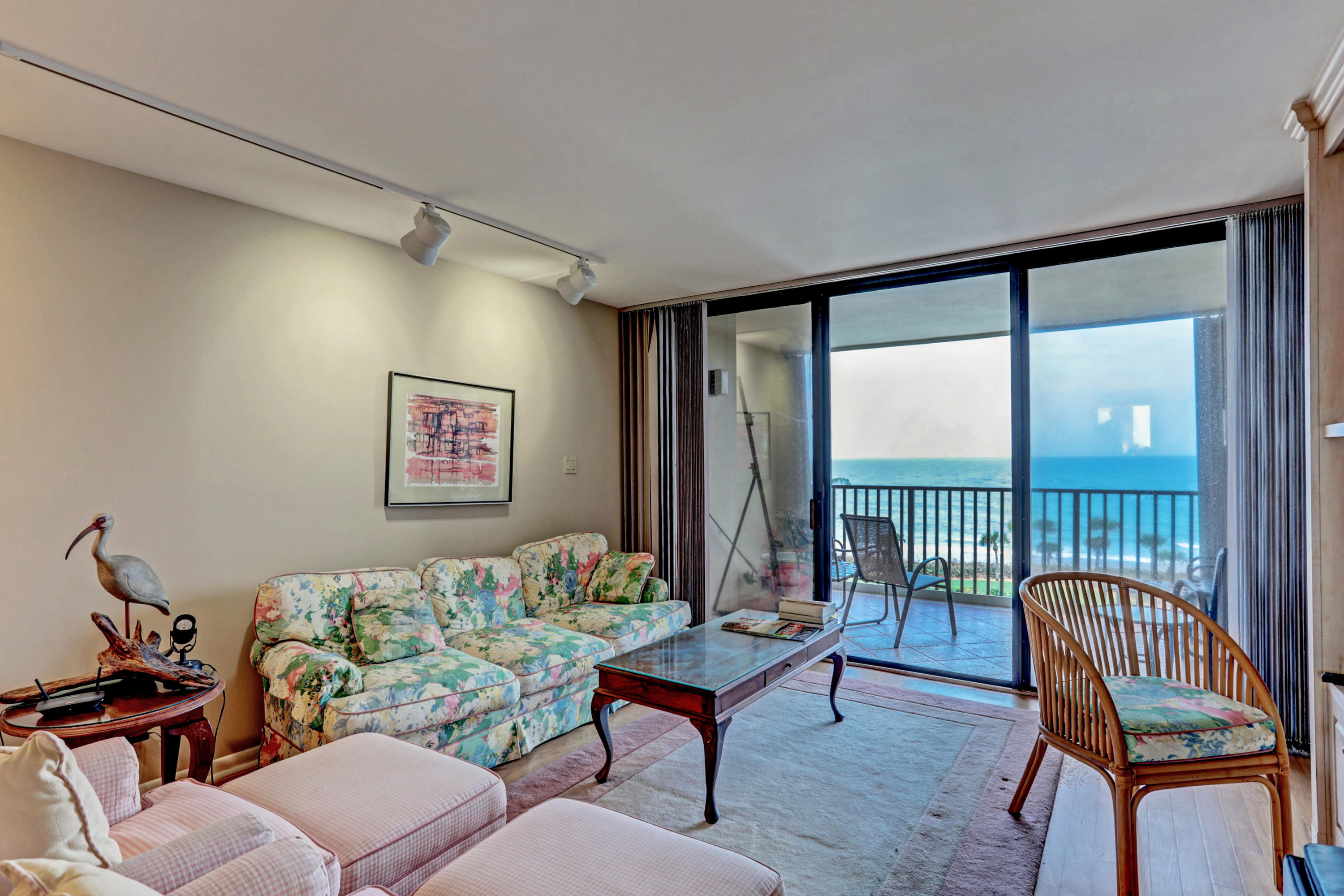 400 Ocean Trail Way, Unit 610 Jupiter, FL 33477 - Photo 5 of 32 Living Room