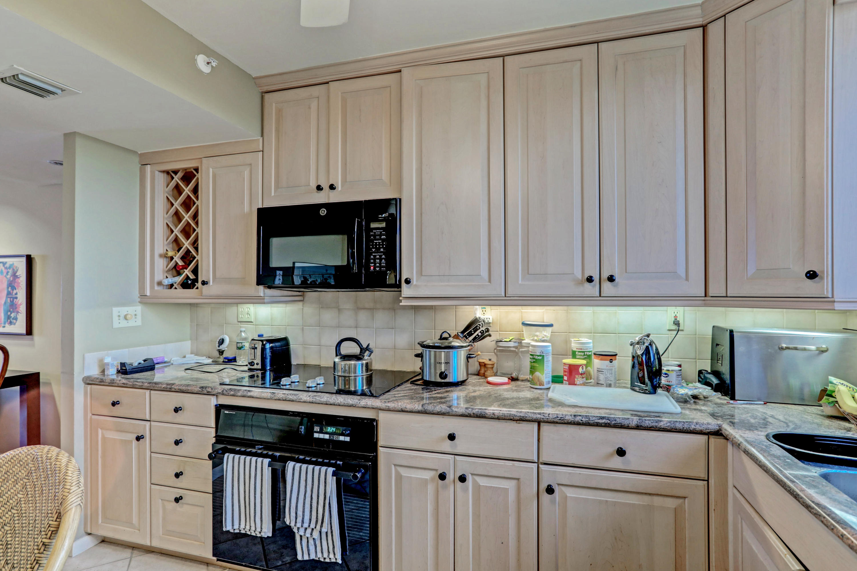 400 Ocean Trail Way, Unit 610 Jupiter, FL 33477 - Photo 7 of 32 Kitchen